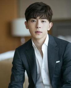 最新爆料邓伦,神秘女友身份引网友热议